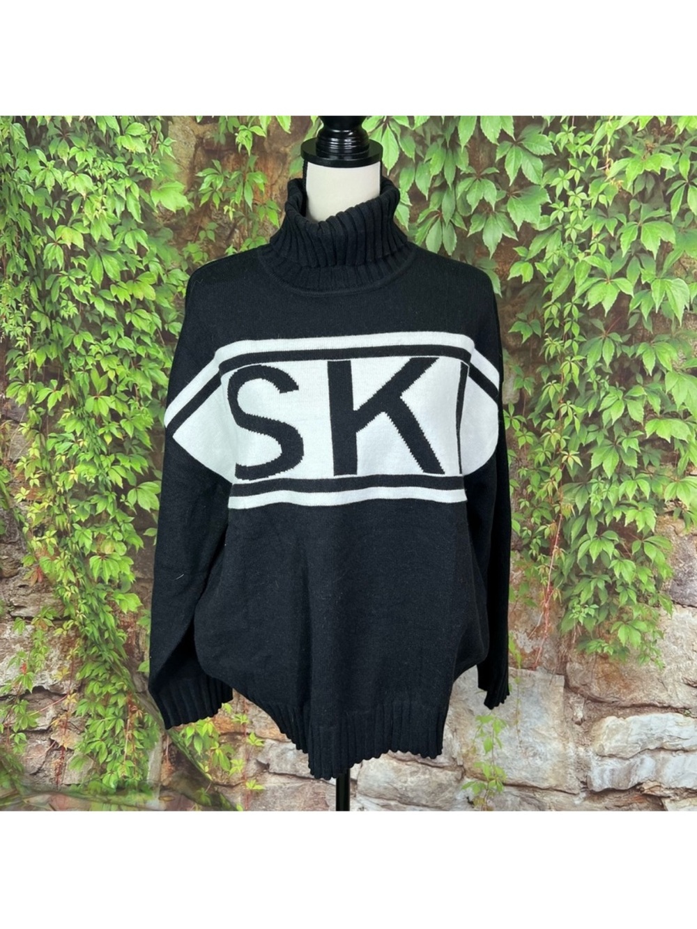 SKI Black Turtleneck Sweater, XXL